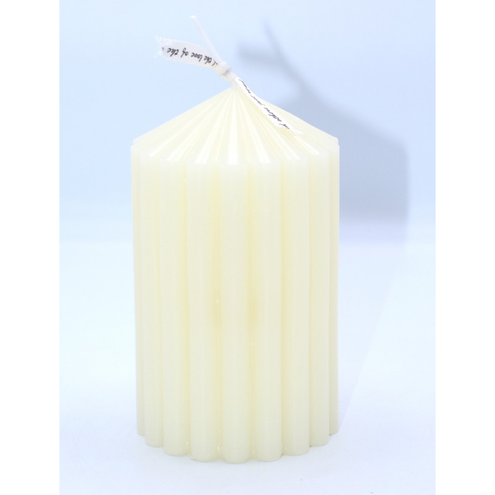 Սպիտակ մոմ ձևավոր 350գր-ոց 10սմ-ոց